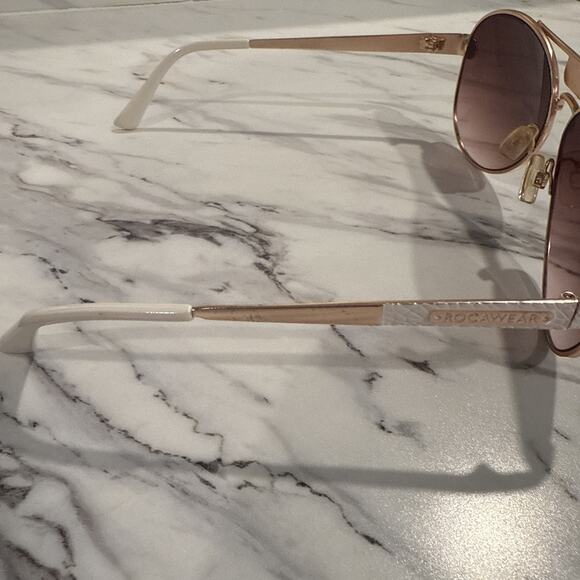 Rocawear R552 Women’s Sunglasses Gold/White Frame Read - Picture 3 of 7